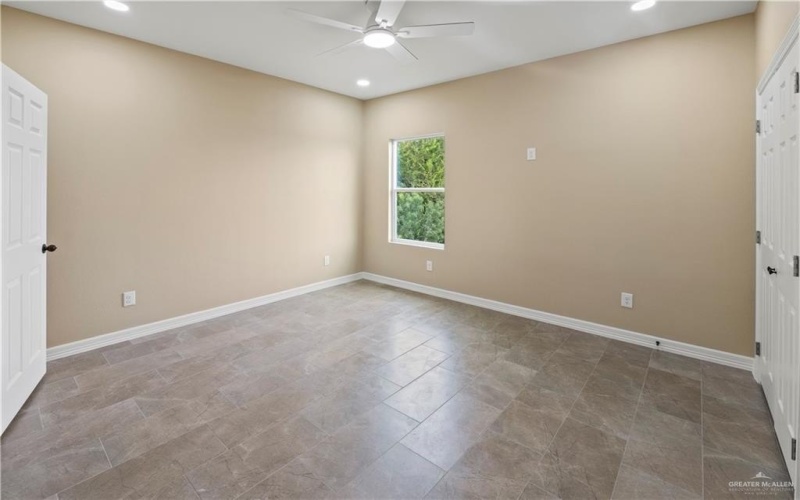 1405 E Karen Drive #A, Alton, TX 78573, 2 Habitaciones Habitaciones , ,2 BañosBaños,Residential,En Venta,1405 E Karen Drive,0,483185
