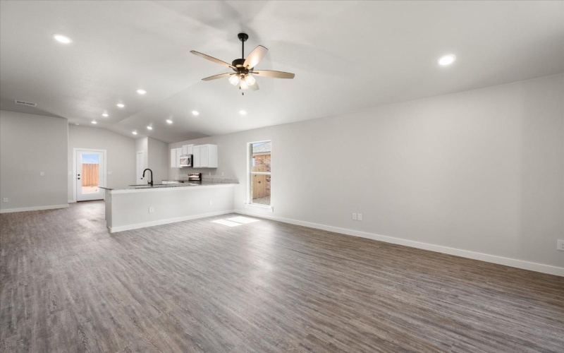 8622 26th Street, Lubbock, TX 79407, 3 Bedrooms Bedrooms, ,2 BathroomsBathrooms,Residential,For Sale,8622 26th Street,0,202562325