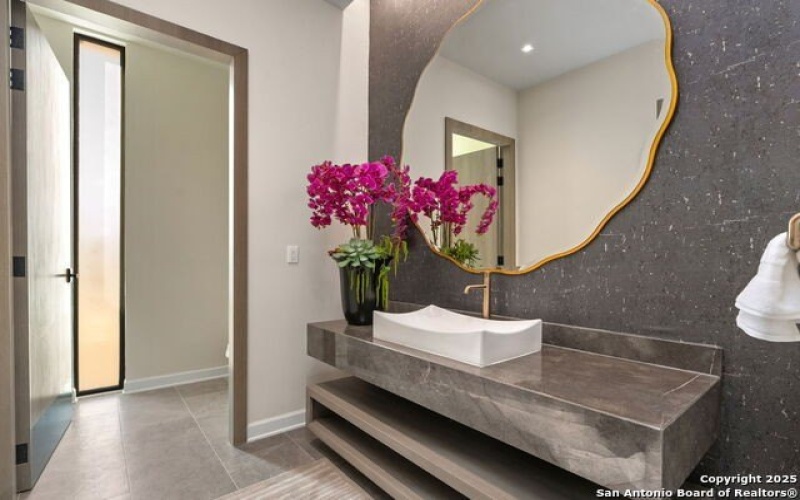 24108 Tres Arroyos, San Antonio, TX 78255, 5 Bedrooms Bedrooms, ,6 BathroomsBathrooms,Residential,For Sale,24108 Tres Arroyos,0,1918525
