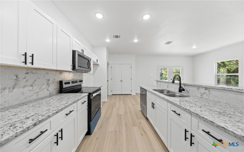 506 2nd Street, Moody, TX 76557, 3 Bedrooms Bedrooms, ,2 BathroomsBathrooms,Residential,For Sale,506 2nd Street,0,594704