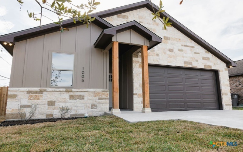 1005 Broadmoor Street, Victoria, TX 77904, 4 Bedrooms Bedrooms, ,2 BathroomsBathrooms,Residential,For Sale,1005 Broadmoor Street,0,596365