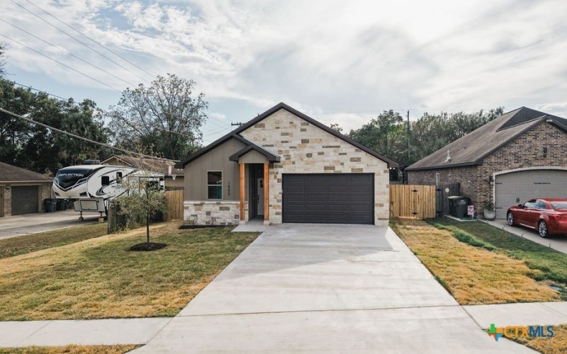 1005 Broadmoor Street, Victoria, TX 77904, 4 Bedrooms Bedrooms, ,2 BathroomsBathrooms,Residential,For Sale,1005 Broadmoor Street,0,596365