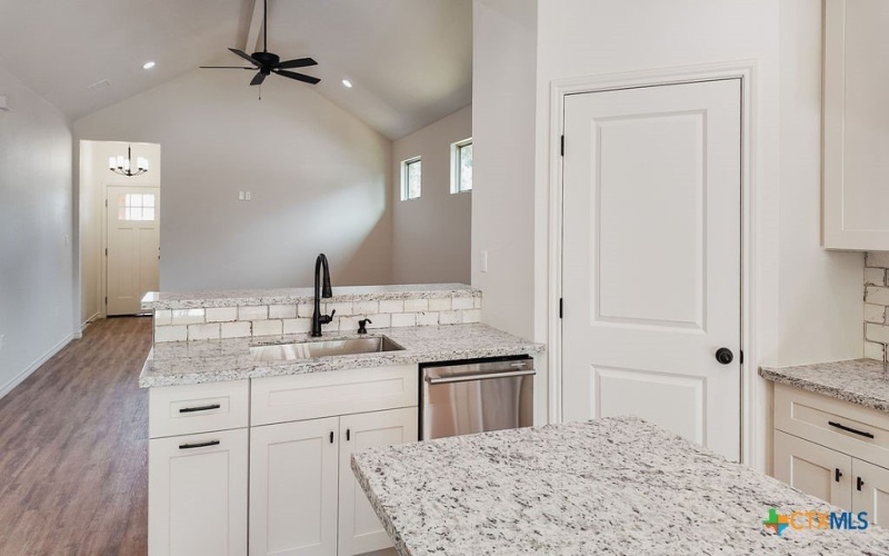 1005 Broadmoor Street, Victoria, TX 77904, 4 Bedrooms Bedrooms, ,2 BathroomsBathrooms,Residential,For Sale,1005 Broadmoor Street,0,596365