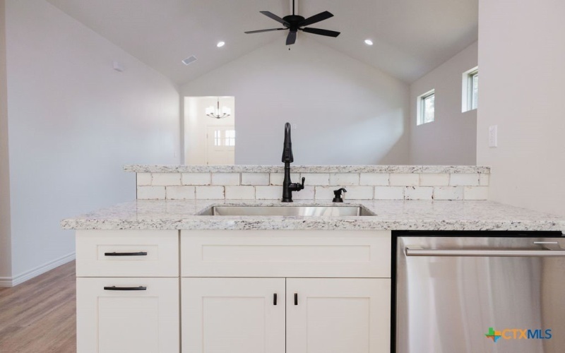 1005 Broadmoor Street, Victoria, TX 77904, 4 Bedrooms Bedrooms, ,2 BathroomsBathrooms,Residential,For Sale,1005 Broadmoor Street,0,596365