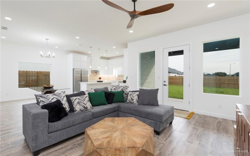 5802 N 45th Lane, McAllen, TX 78504, 3 Habitaciones Habitaciones , ,2 BañosBaños,Residential,En Venta,5802 N 45th Lane,0,482055