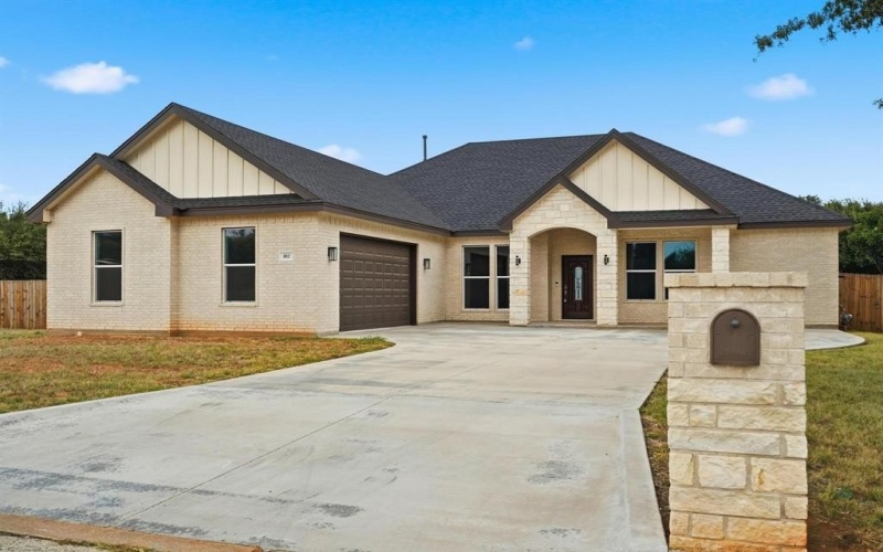 802 Waters Edge Drive, Abilene, TX 79602, 4 Bedrooms Bedrooms, ,3 BathroomsBathrooms,Residential,For Sale,802 Waters Edge Drive,0,21055113