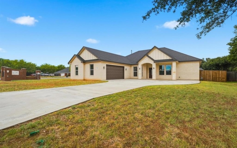 802 Waters Edge Drive, Abilene, TX 79602, 4 Bedrooms Bedrooms, ,3 BathroomsBathrooms,Residential,For Sale,802 Waters Edge Drive,0,21055113
