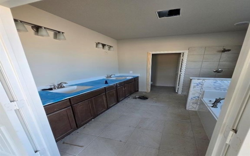 111 Hillview Trail, Decatur, TX 76234, 4 Habitaciones Habitaciones , ,2 BañosBaños,Residential,En Venta,111 Hillview Trail,0,21088165