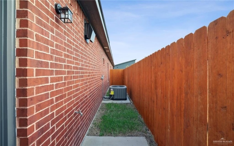 905 W 8th Street, Mission, TX 78572, ,Residential Multi Family,En Venta,905 W 8th Street,469153