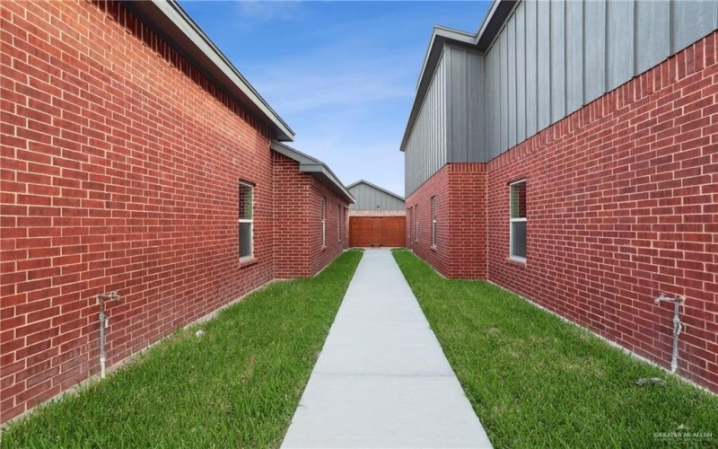 905 W 8th Street, Mission, TX 78572, ,Residential Multi Family,En Venta,905 W 8th Street,469153