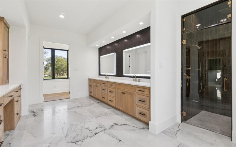 200 Dan Russell Bend, Weatherford, TX 76087, 4 Bedrooms Bedrooms, ,5 BathroomsBathrooms,Residential,For Sale,200 Dan Russell Bend,0,21096831