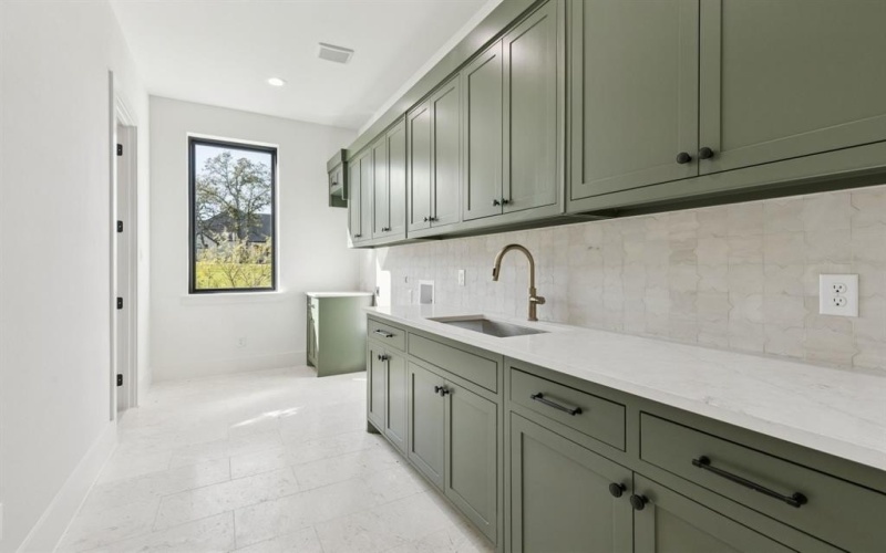 200 Dan Russell Bend, Weatherford, TX 76087, 4 Bedrooms Bedrooms, ,5 BathroomsBathrooms,Residential,For Sale,200 Dan Russell Bend,0,21096831