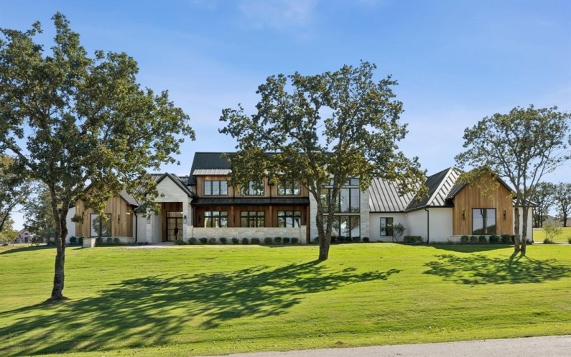 200 Dan Russell Bend, Weatherford, TX 76087, 4 Bedrooms Bedrooms, ,5 BathroomsBathrooms,Residential,For Sale,200 Dan Russell Bend,0,21096831