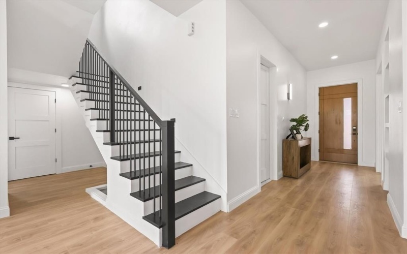 5204 Gibson Drive, The Colony, TX 75056, 4 Habitaciones Habitaciones , ,5 BañosBaños,Residential,En Venta,5204 Gibson Drive,0,21096905