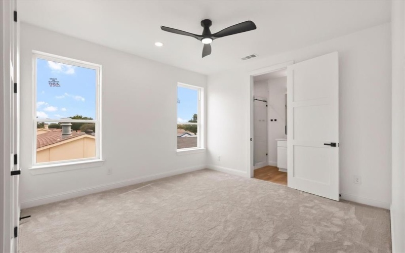 5204 Gibson Drive, The Colony, TX 75056, 4 Habitaciones Habitaciones , ,5 BañosBaños,Residential,En Venta,5204 Gibson Drive,0,21096905