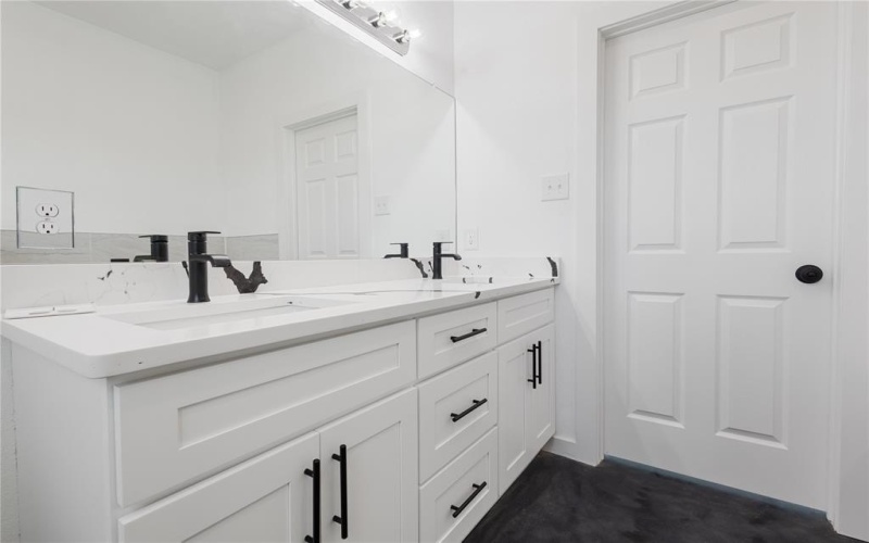 131 Stillmeadow Way, Whitney, TX 76692, 3 Bedrooms Bedrooms, ,2 BathroomsBathrooms,Residential,For Sale,131 Stillmeadow Way,0,21097154