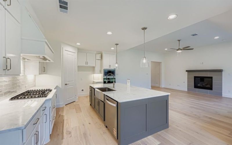 1817 Flowerfield Lane, Mansfield, TX 76063, 4 Bedrooms Bedrooms, ,2 BathroomsBathrooms,Residential,For Sale,1817 Flowerfield Lane,0,21097421