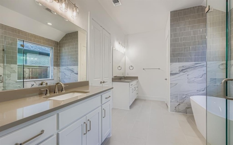 1817 Flowerfield Lane, Mansfield, TX 76063, 4 Bedrooms Bedrooms, ,2 BathroomsBathrooms,Residential,For Sale,1817 Flowerfield Lane,0,21097421