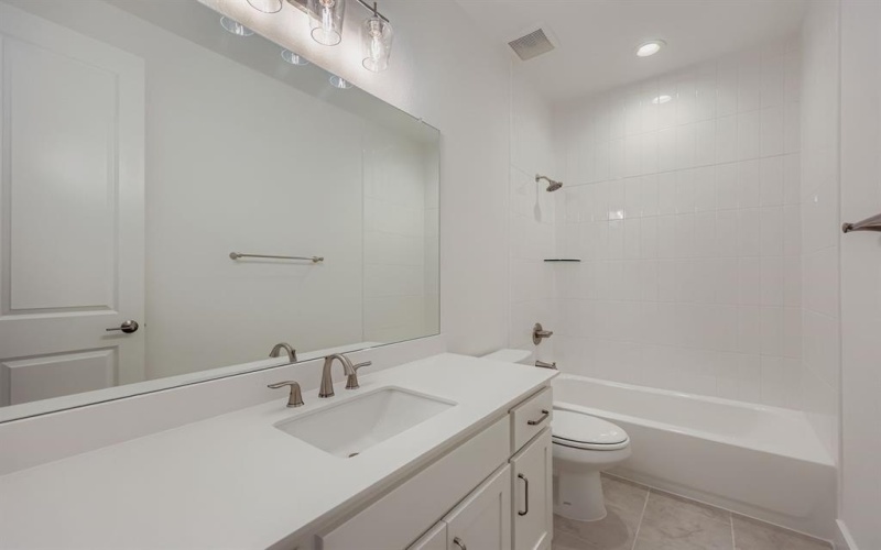 1817 Flowerfield Lane, Mansfield, TX 76063, 4 Bedrooms Bedrooms, ,2 BathroomsBathrooms,Residential,For Sale,1817 Flowerfield Lane,0,21097421