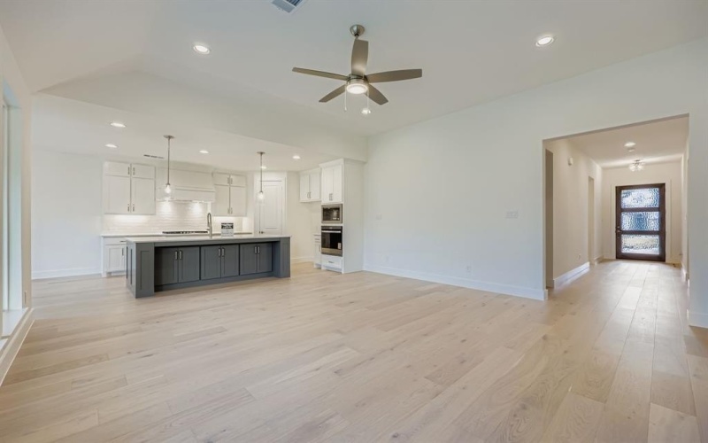 1817 Flowerfield Lane, Mansfield, TX 76063, 4 Bedrooms Bedrooms, ,2 BathroomsBathrooms,Residential,For Sale,1817 Flowerfield Lane,0,21097421