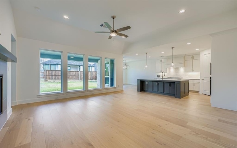 1817 Flowerfield Lane, Mansfield, TX 76063, 4 Bedrooms Bedrooms, ,2 BathroomsBathrooms,Residential,For Sale,1817 Flowerfield Lane,0,21097421