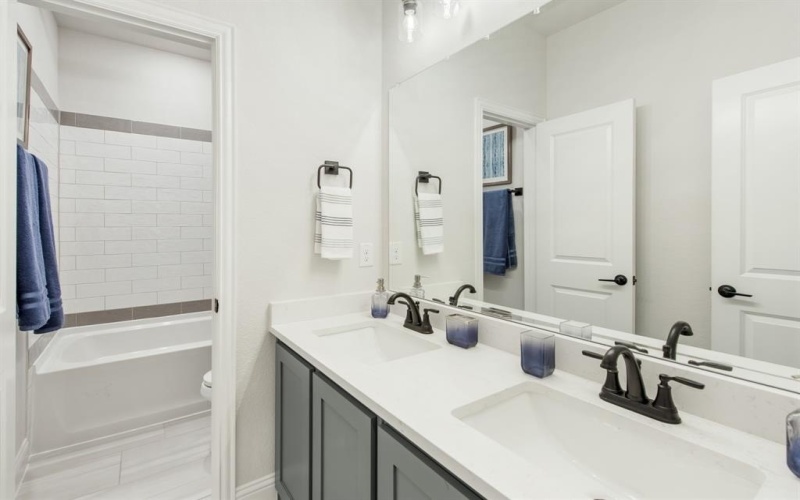 929 Eisley Drive, DeSoto, TX 75115, 4 Habitaciones Habitaciones , ,3 BañosBaños,Residential,En Venta,929 Eisley Drive,0,21097478