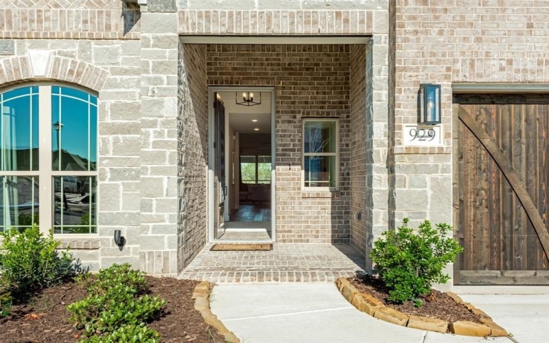 929 Eisley Drive, DeSoto, TX 75115, 4 Habitaciones Habitaciones , ,3 BañosBaños,Residential,En Venta,929 Eisley Drive,0,21097478