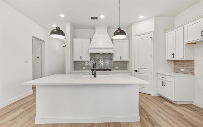 2433 Ainsdale Drive, Celina, TX 75009, 4 Bedrooms Bedrooms, ,3 BathroomsBathrooms,Residential,For Sale,2433 Ainsdale Drive,0,21097498