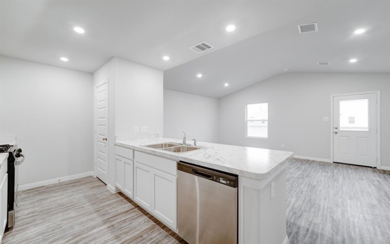 335 Blue Bird Lane, Mineola, TX 75773, 4 Bedrooms Bedrooms, ,2 BathroomsBathrooms,Residential,For Sale,335 Blue Bird Lane,0,21097558