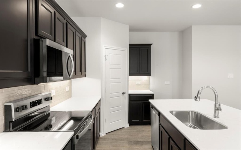 1713 Meadow Crest Drive, Aubrey, TX 76227, 3 Habitaciones Habitaciones , ,2 BañosBaños,Residential,En Venta,1713 Meadow Crest Drive,0,21097572