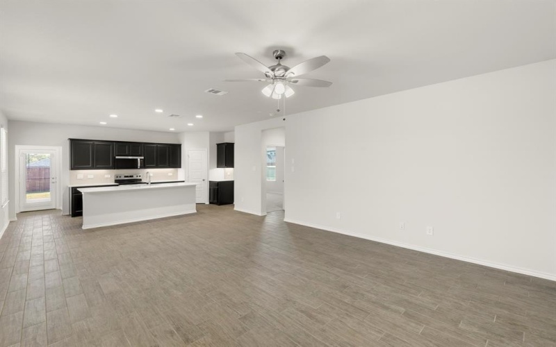 1713 Meadow Crest Drive, Aubrey, TX 76227, 3 Habitaciones Habitaciones , ,2 BañosBaños,Residential,En Venta,1713 Meadow Crest Drive,0,21097572