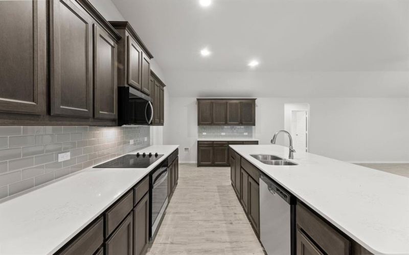 2609 Streamside Drive, Burleson, TX 76028, 4 Habitaciones Habitaciones , ,3 BañosBaños,Residential,En Venta,2609 Streamside Drive,0,21097581