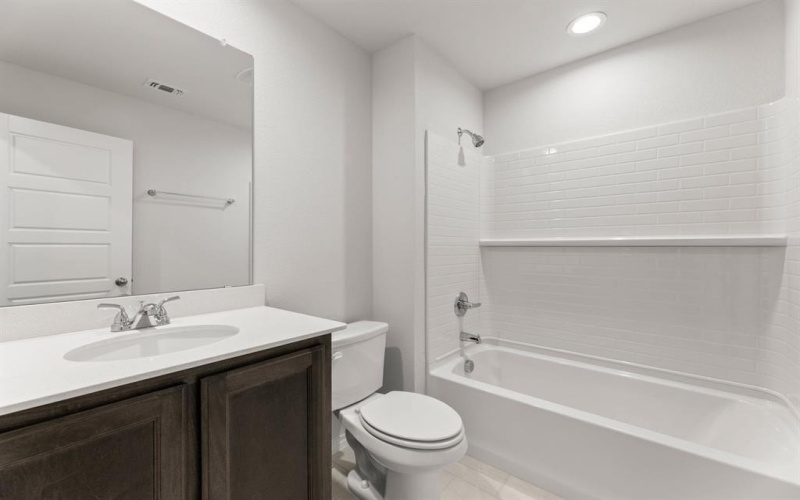 2609 Streamside Drive, Burleson, TX 76028, 4 Habitaciones Habitaciones , ,3 BañosBaños,Residential,En Venta,2609 Streamside Drive,0,21097581