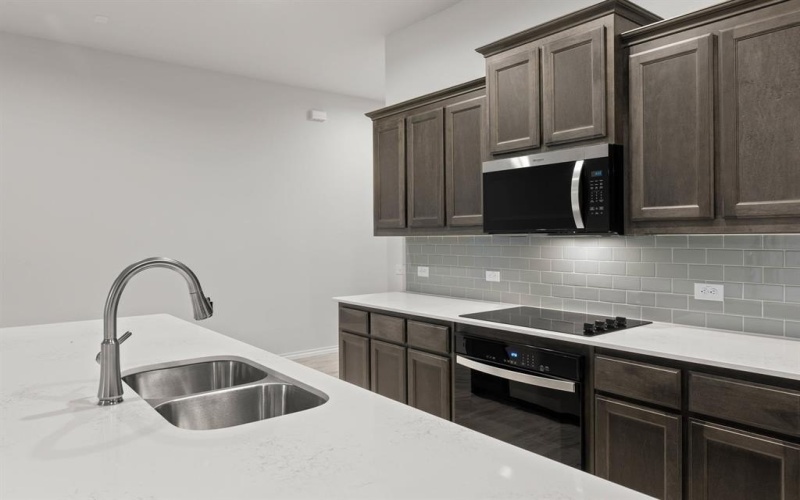 2609 Streamside Drive, Burleson, TX 76028, 4 Habitaciones Habitaciones , ,3 BañosBaños,Residential,En Venta,2609 Streamside Drive,0,21097581