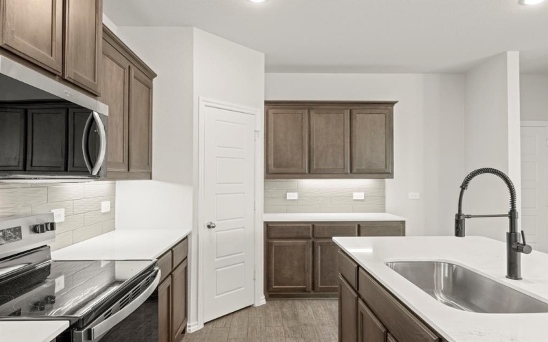 1700 Edgeway Drive, Aubrey, TX 76227, 3 Bedrooms Bedrooms, ,2 BathroomsBathrooms,Residential,For Sale,1700 Edgeway Drive,0,21097583