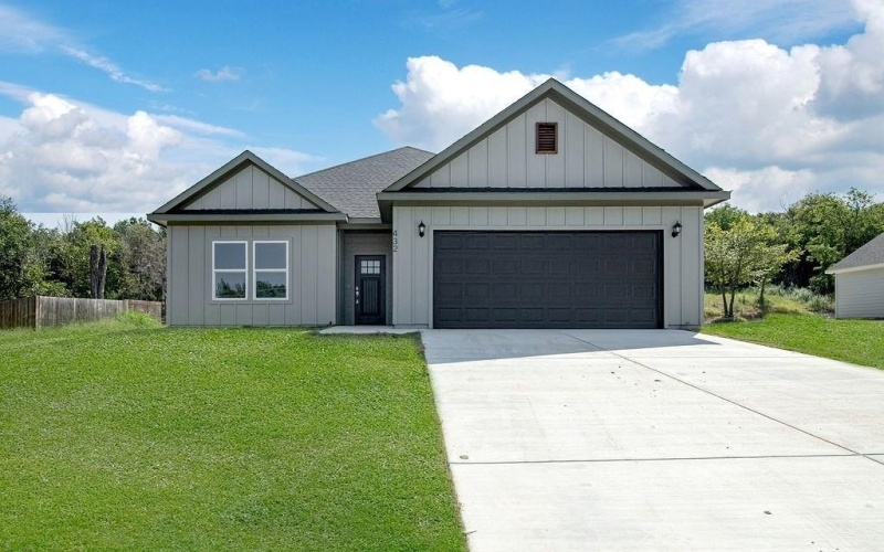 432 Wilshire Avenue, Azle, TX 76020, 4 Habitaciones Habitaciones , ,2 BañosBaños,Residential,En Venta,432 Wilshire Avenue,0,21097611