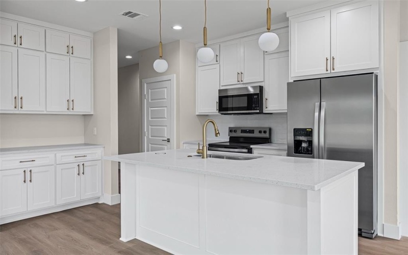 921 Thicket Trail, Granbury, TX 76048, 3 Bedrooms Bedrooms, ,2 BathroomsBathrooms,Residential,For Sale,921 Thicket Trail,0,21097764