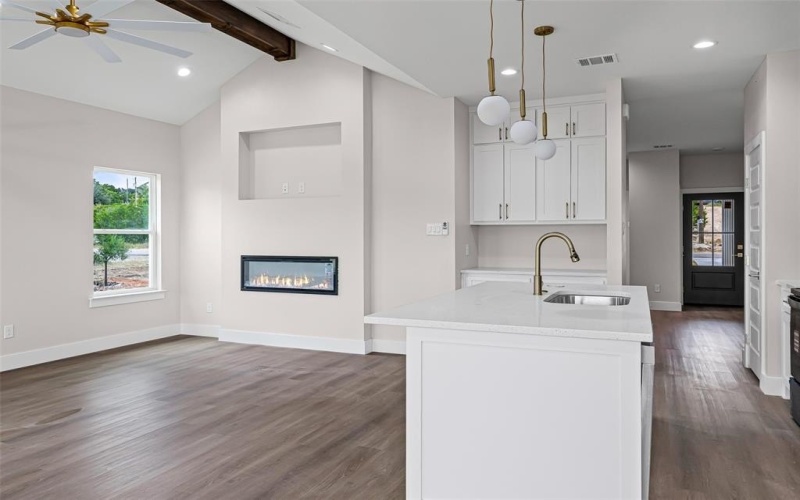 921 Thicket Trail, Granbury, TX 76048, 3 Bedrooms Bedrooms, ,2 BathroomsBathrooms,Residential,For Sale,921 Thicket Trail,0,21097764