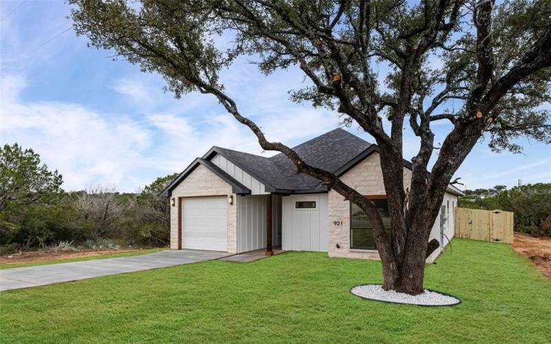 921 Thicket Trail, Granbury, TX 76048, 3 Bedrooms Bedrooms, ,2 BathroomsBathrooms,Residential,For Sale,921 Thicket Trail,0,21097764