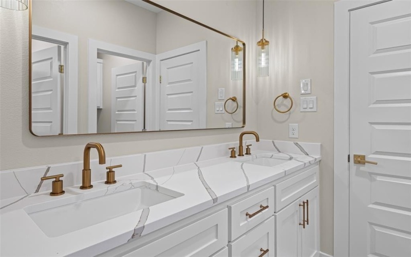 921 Thicket Trail, Granbury, TX 76048, 3 Bedrooms Bedrooms, ,2 BathroomsBathrooms,Residential,For Sale,921 Thicket Trail,0,21097764