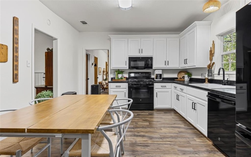 4027 State Highway 69 S, Greenville, TX 75402, 4 Bedrooms Bedrooms, ,2 BathroomsBathrooms,Residential,For Sale,4027 State Highway 69 S,0,21095716