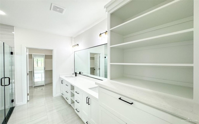 8014 N 48th Avenue, McAllen, TX 78504, 3 Habitaciones Habitaciones , ,2 BañosBaños,Residential,En Venta,8014 N 48th Avenue,469926