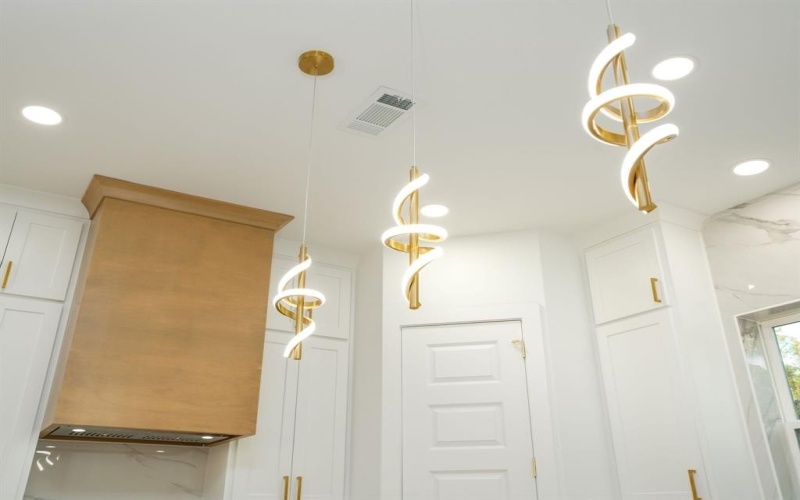 5849 Millar Drive, Dallas, TX 75236, 4 Bedrooms Bedrooms, ,3 BathroomsBathrooms,Residential,For Sale,5849 Millar Drive,0,21096364