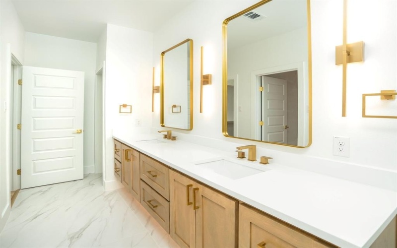 5849 Millar Drive, Dallas, TX 75236, 4 Bedrooms Bedrooms, ,3 BathroomsBathrooms,Residential,For Sale,5849 Millar Drive,0,21096364