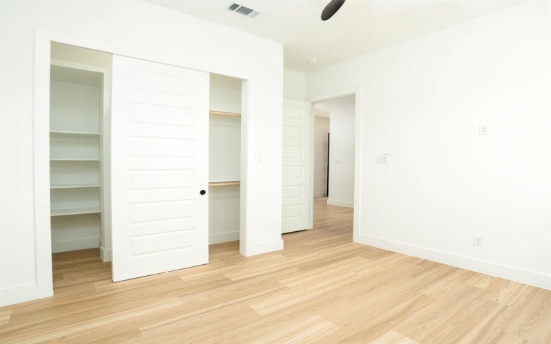 5849 Millar Drive, Dallas, TX 75236, 4 Bedrooms Bedrooms, ,3 BathroomsBathrooms,Residential,For Sale,5849 Millar Drive,0,21096364