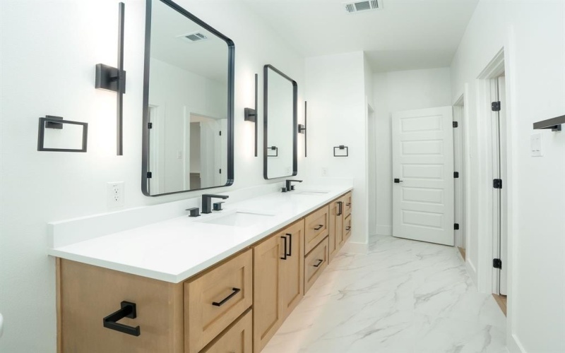 5851 Millar Drive, Dallas, TX 75236, 4 Bedrooms Bedrooms, ,3 BathroomsBathrooms,Residential,For Sale,5851 Millar Drive,0,21096457