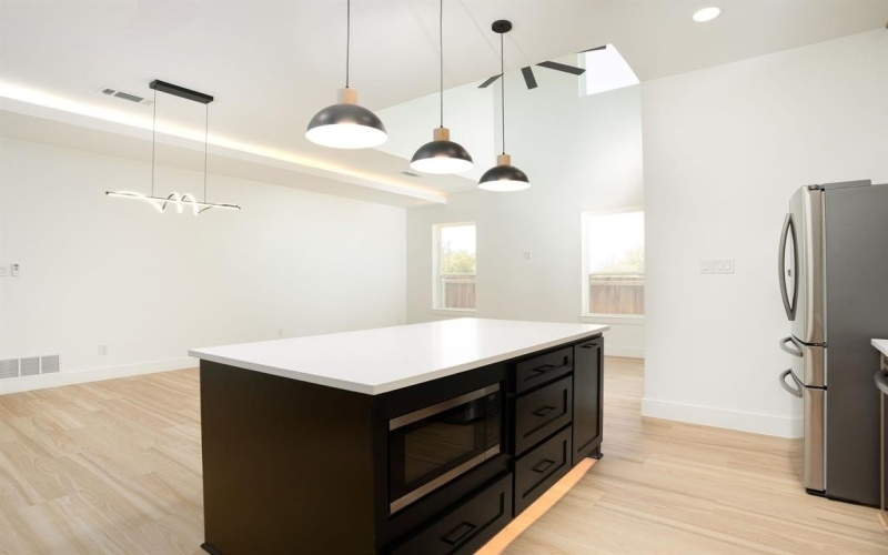 5851 Millar Drive, Dallas, TX 75236, 4 Bedrooms Bedrooms, ,3 BathroomsBathrooms,Residential,For Sale,5851 Millar Drive,0,21096457