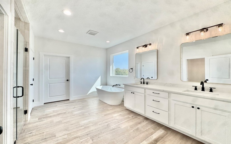 130 Homer Dr, Kerrville, TX 78028, 3 Bedrooms Bedrooms, ,2 BathroomsBathrooms,Residential,For Sale,130 Homer Dr,0,120747