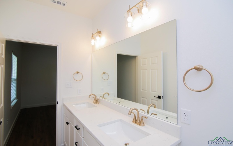 316 Bostic Dr, Longview, TX 75602, 3 Bedrooms Bedrooms, ,2 BathroomsBathrooms,Residential,For Sale,316 Bostic Dr,0,20252961