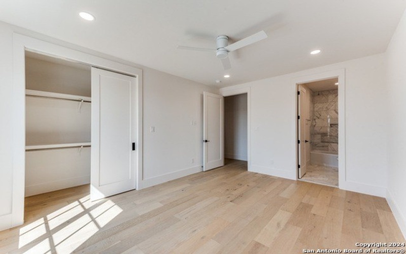 103 E WILDWOOD #B, San Antonio, TX 78212-1727, 3 Habitaciones Habitaciones , ,3 BañosBaños,Residential,En Venta,103 E WILDWOOD,0,1918743